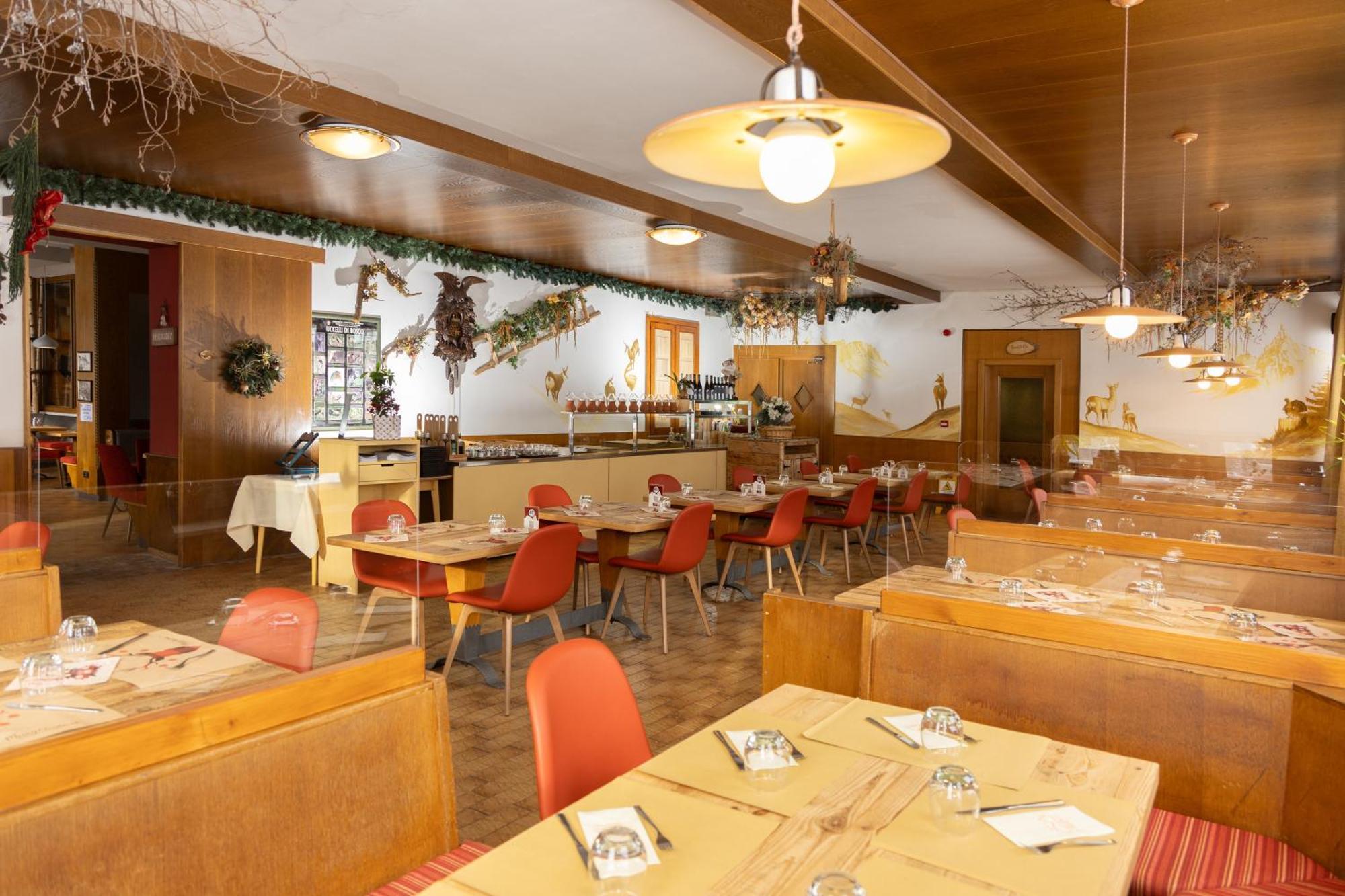 Albergo Venezia Passo Rolle Esterno foto