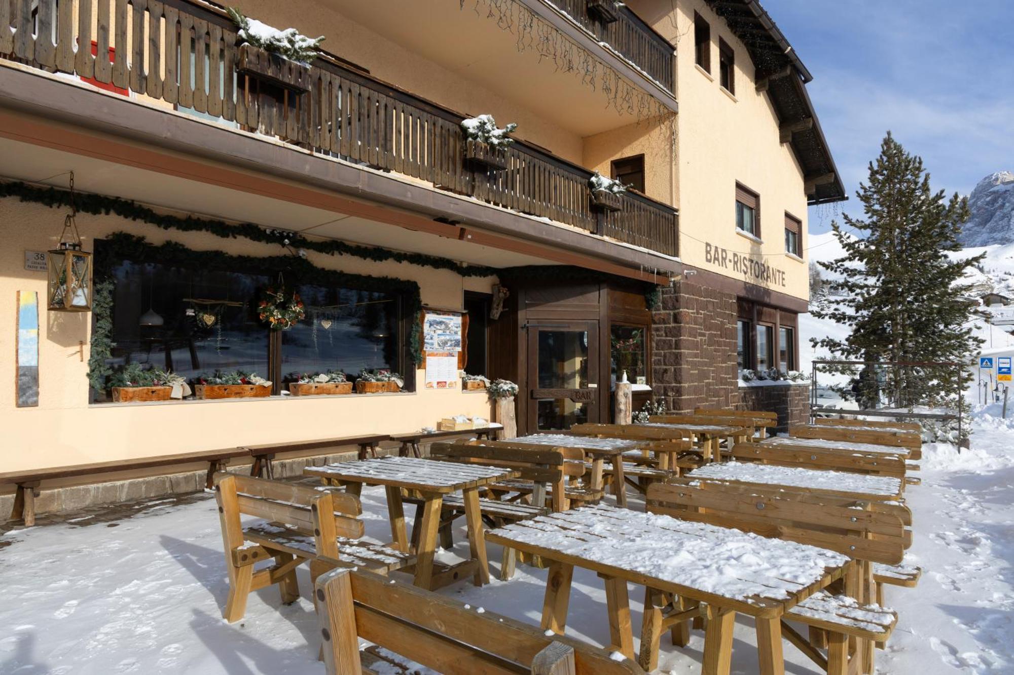 Albergo Venezia Passo Rolle Esterno foto