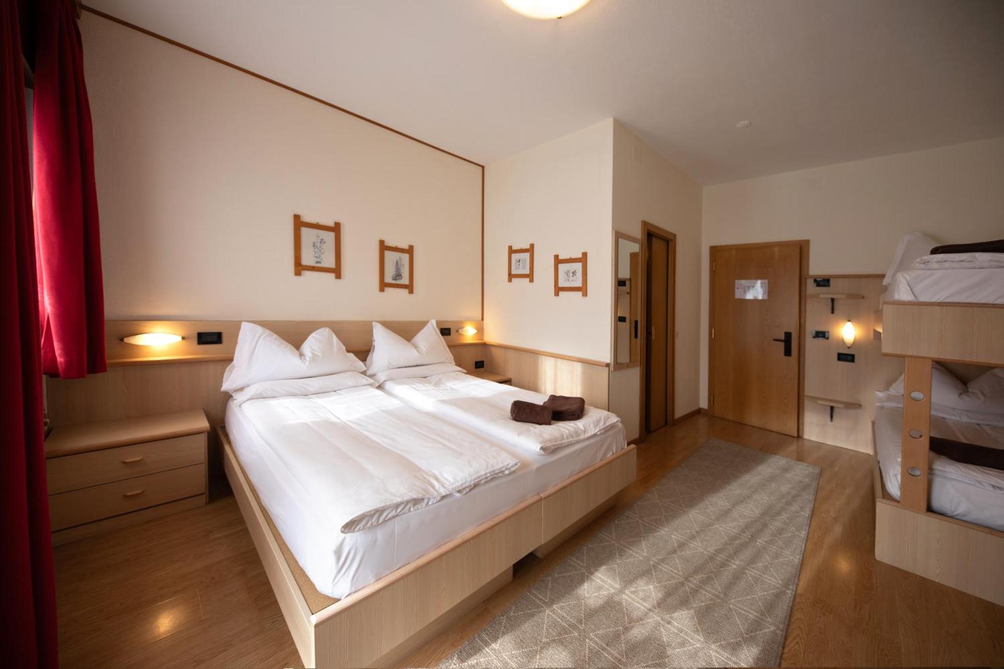 Albergo Venezia Passo Rolle Esterno foto