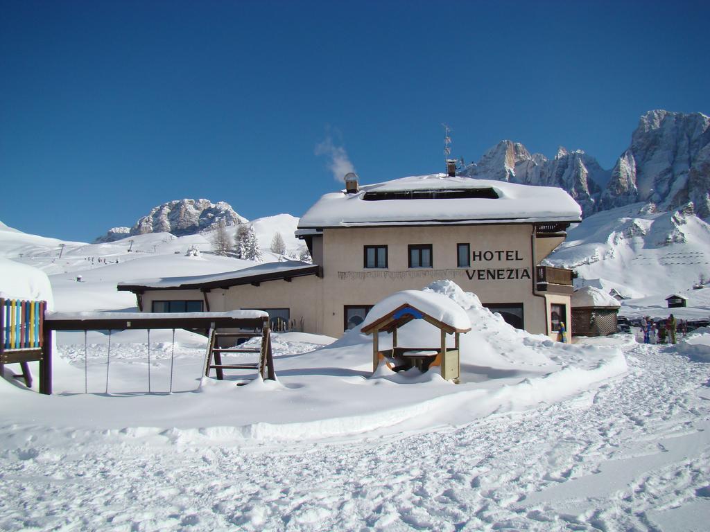 Albergo Venezia Passo Rolle Esterno foto