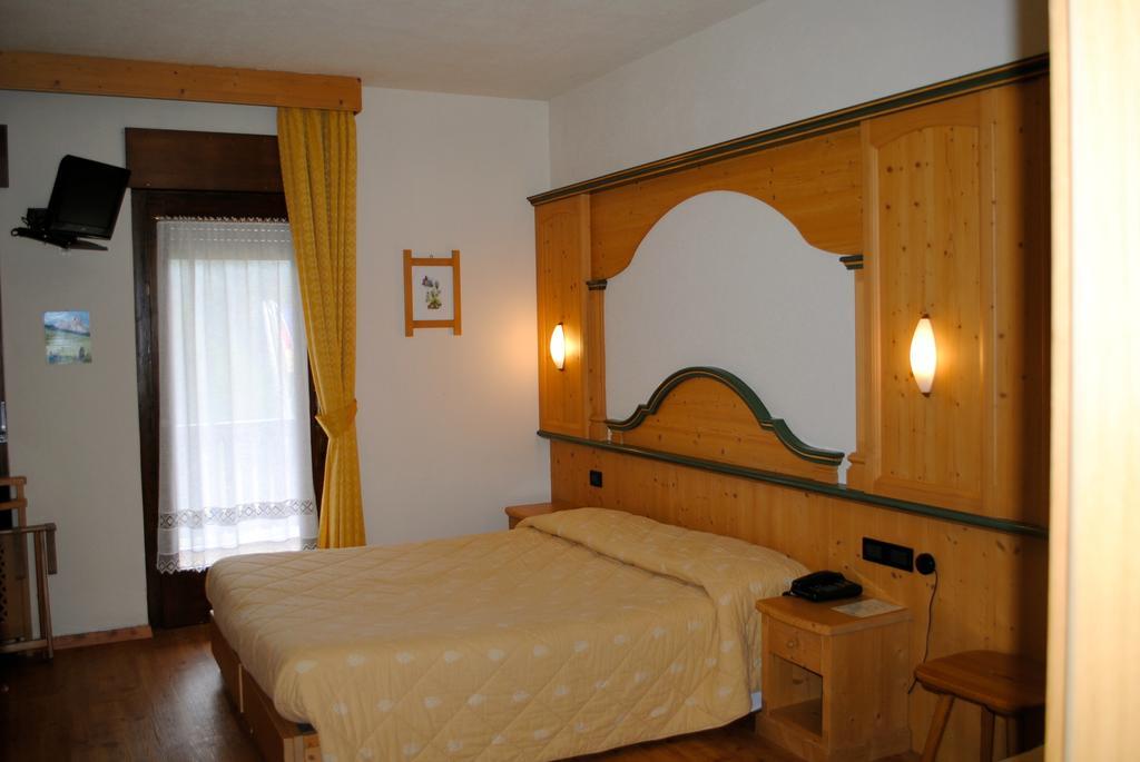 Albergo Venezia Passo Rolle Esterno foto