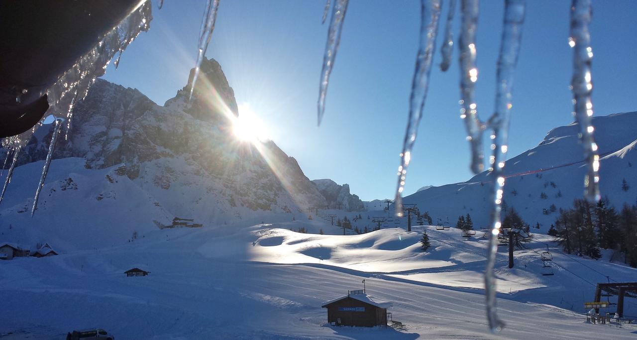 Albergo Venezia Passo Rolle Esterno foto