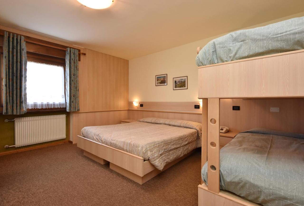 Albergo Venezia Passo Rolle Esterno foto
